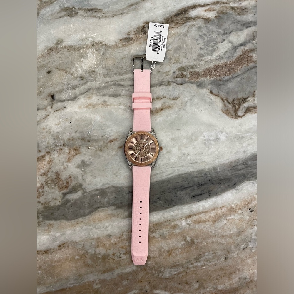 NWT Michael Kors Women's Channing Rose Rose gold Dial Watch - MK6704